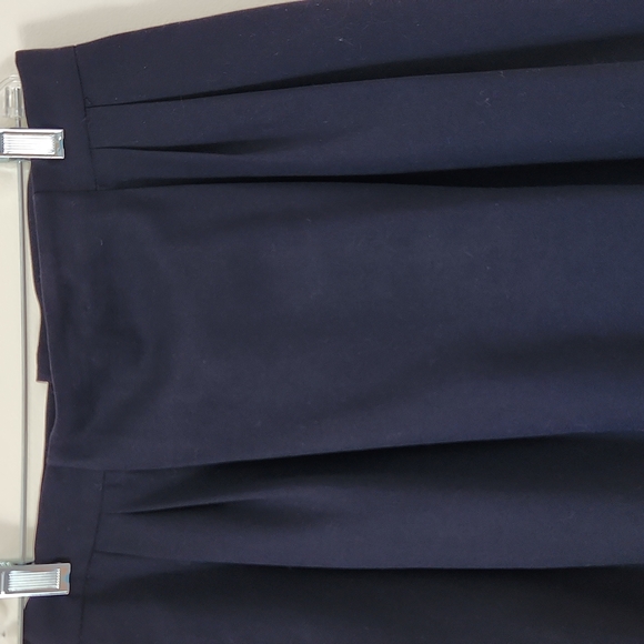 Jones New York, dark navy , A-line  100% wool  skirt, size 10 - Picture 2 of 11